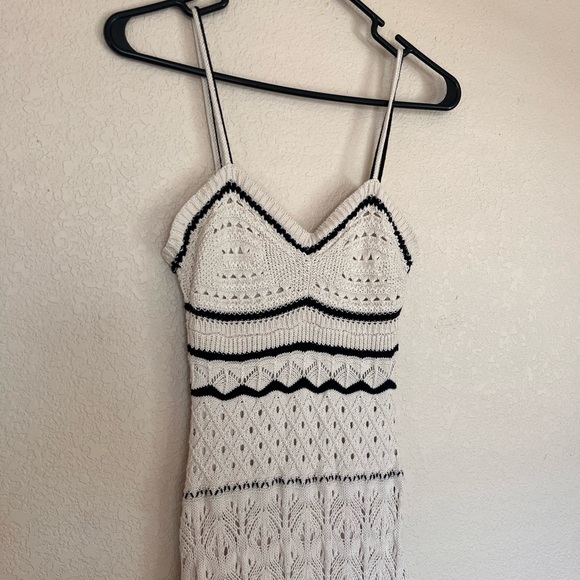 Olive & Oak Crochet Midi Dress with Black Trim Detailing - Picture 2 of 7